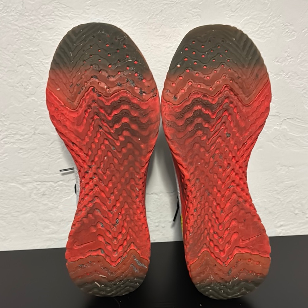 Nike Epic React Flyknit Bright - image 4